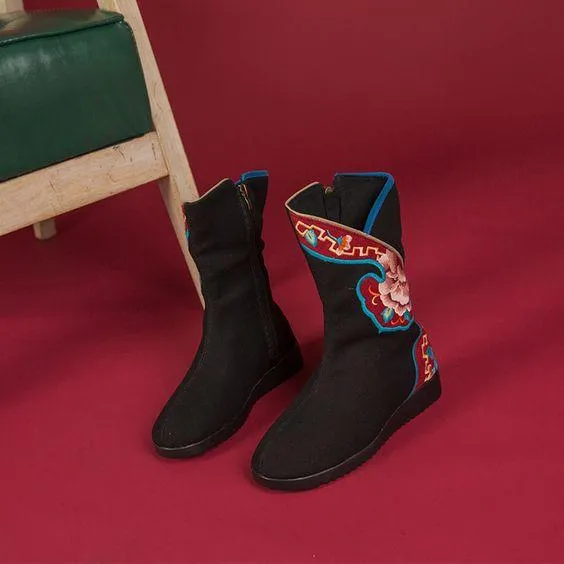 Ethnic High- top Embroidered Shoes
