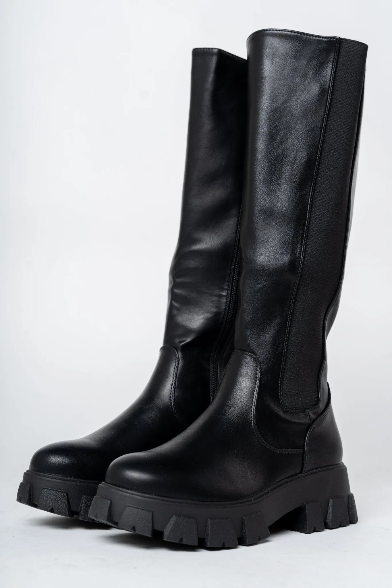 Lori lug platform boots black