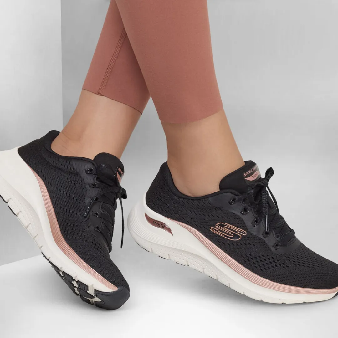 Skechers Arch Fit® 2.0 - Glow The Distance Shoe
