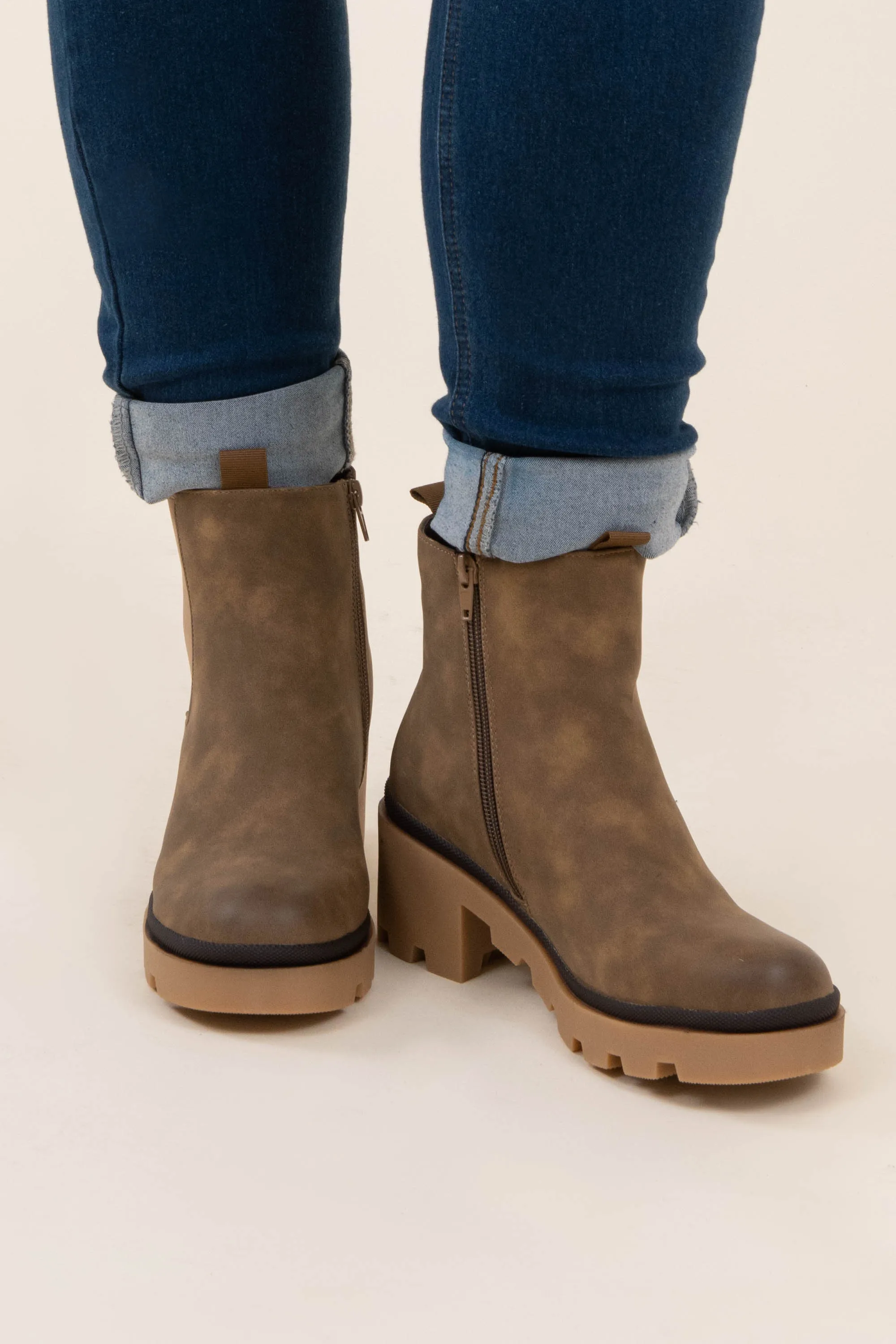 Walk Into The Season Boots, Taupe